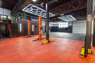 131 11th St, New Westminster, BC for lease Interior Photo- Image 2 of 16