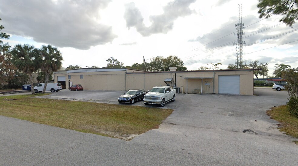 223 Hickman Dr, Sanford, FL à vendre - Photo du bâtiment - Image 2 de 5