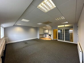 Dixon Rd, Bristol à louer Photo intérieure- Image 2 de 5