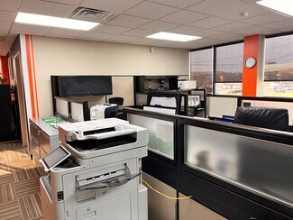 Plus de détails pour 600 Broadhollow Rd, Melville, NY - Bureau à louer