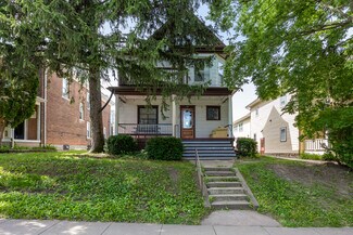 Plus de détails pour 521 E College St, Iowa City, IA - Multi-résidentiel à vendre