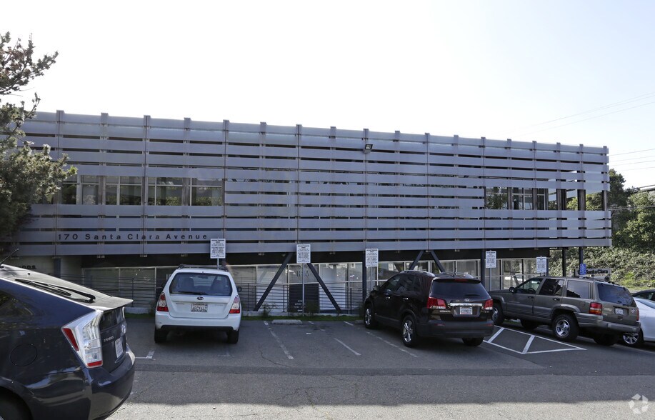 168-170 Santa Clara Ave, Oakland, CA à louer - Photo du bâtiment - Image 2 de 9