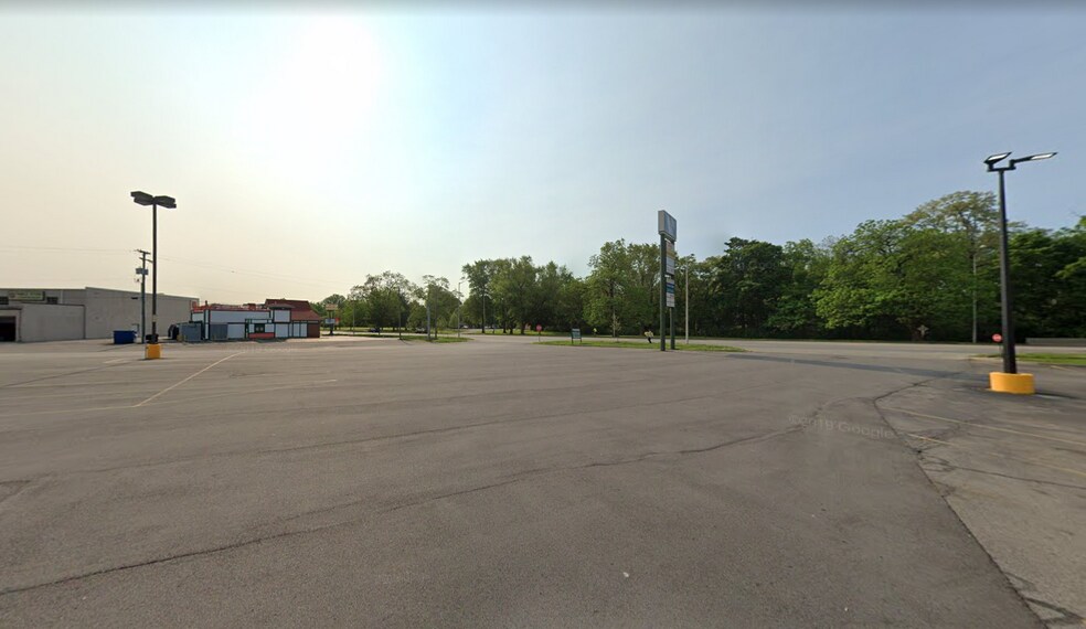 3603 Brooklyn Ave, Fort Wayne, IN à louer - Photo du bâtiment - Image 2 de 3