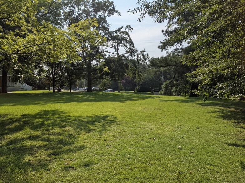 517 N Main St, Fuquay Varina, NC à vendre - Photo du bâtiment - Image 3 de 7