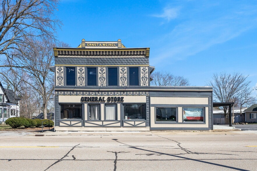316 N Main St, Columbia, IL for sale - Primary Photo - Image 1 of 97