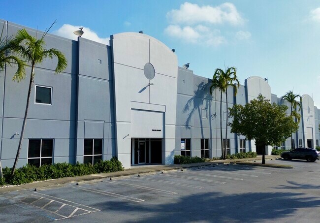 Plus de détails pour 10811-11199 NW 122nd St, Medley, FL - Industriel à louer