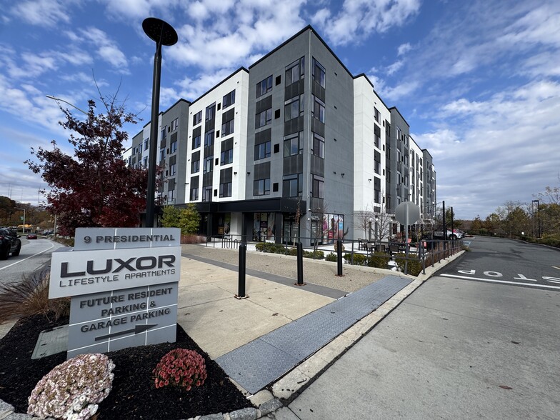 9 Presidential Blvd, Bala Cynwyd, PA à louer - Photo du bâtiment - Image 1 de 1
