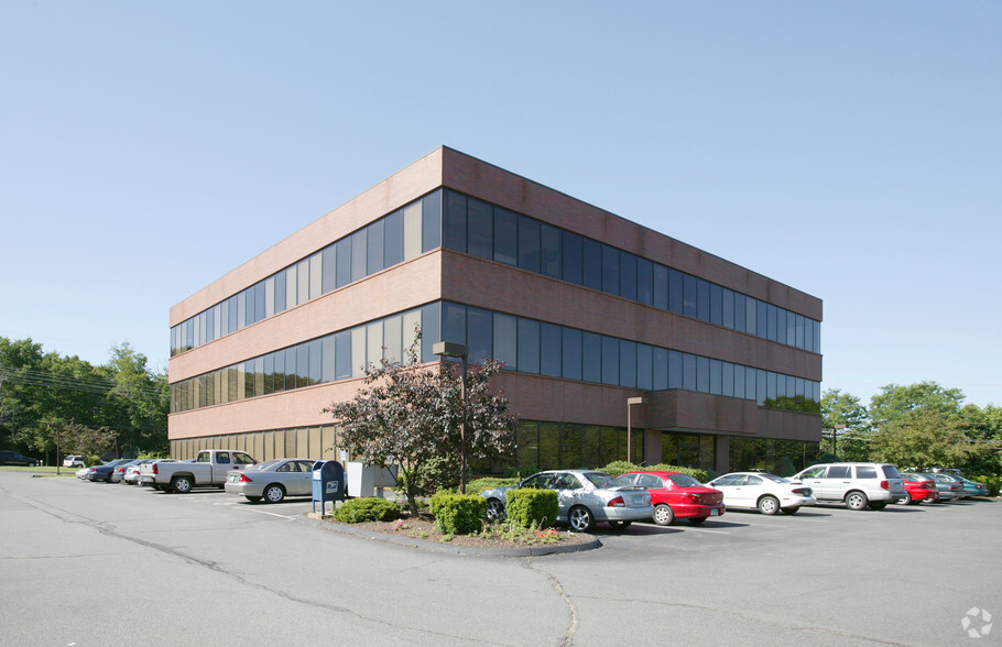 290 Roberts St, East Hartford, CT for lease - Building Photo - Image 3 of 5