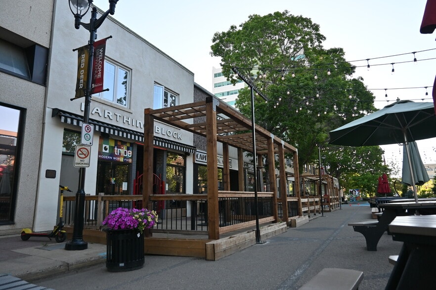 4916 50 St, Red Deer, AB for sale - Primary Photo - Image 1 of 1