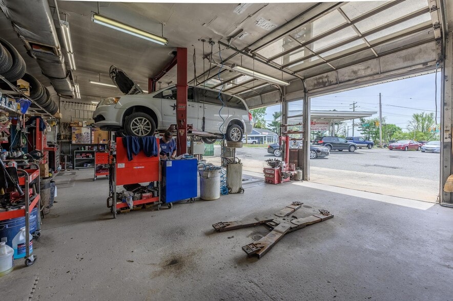 601 John F Kennedy Way, Willingboro, NJ for sale - Interior Photo - Image 3 of 20