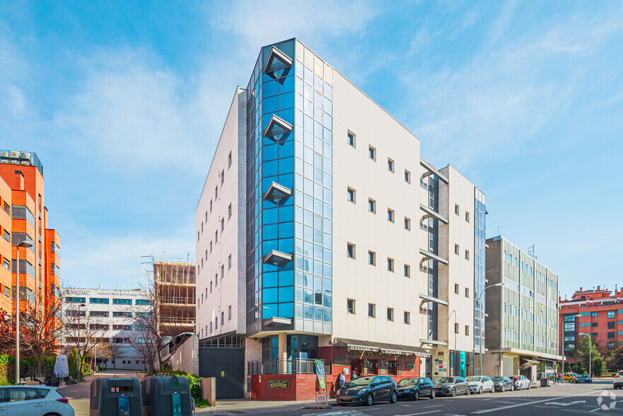 Calle Cronos, 10A, Madrid, Madrid for lease - Building Photo - Image 3 of 3