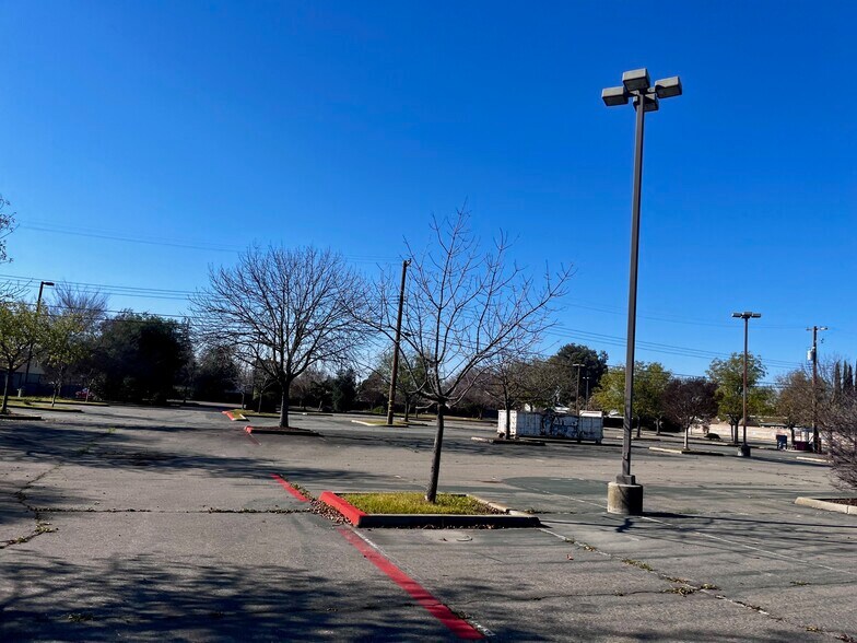 Attawa Ave, Sacramento, CA à vendre - Photo du bâtiment - Image 3 de 6