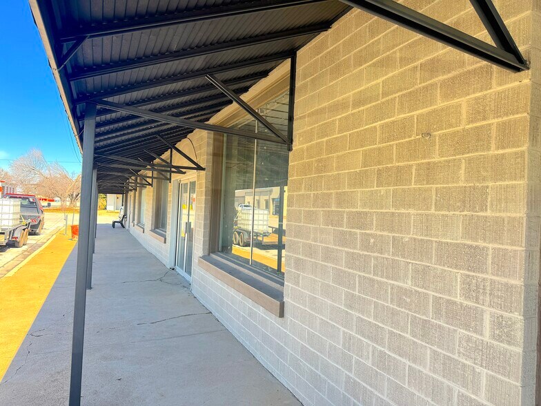 128 N Church St, Jacksboro, TX à vendre - Photo du bâtiment - Image 2 de 16