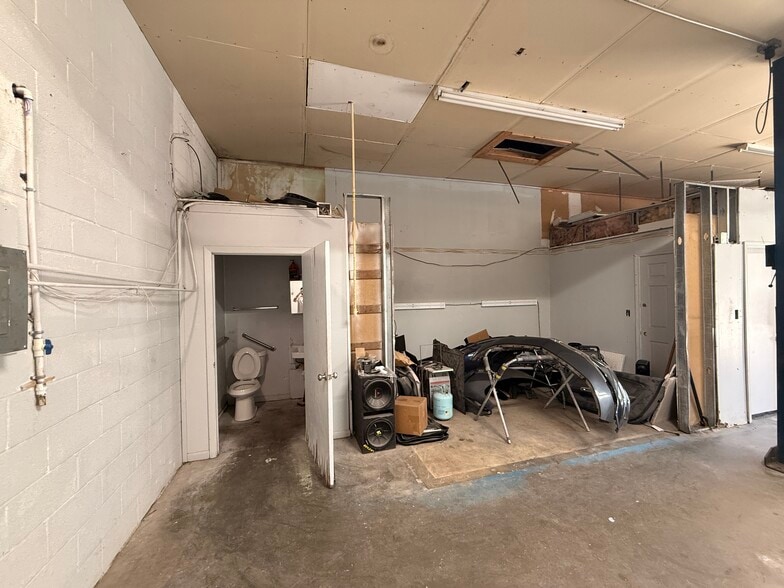 1911 Old Covington Rd NE, Conyers, GA à vendre - Photo du bâtiment - Image 3 de 6