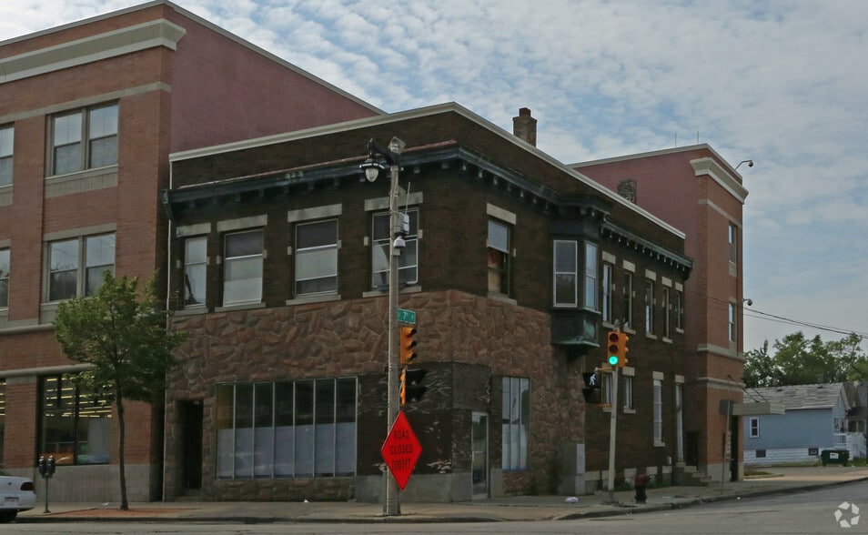 635 W Historic W Mitchell St, Milwaukee, WI à vendre - Photo du bâtiment - Image 2 de 2