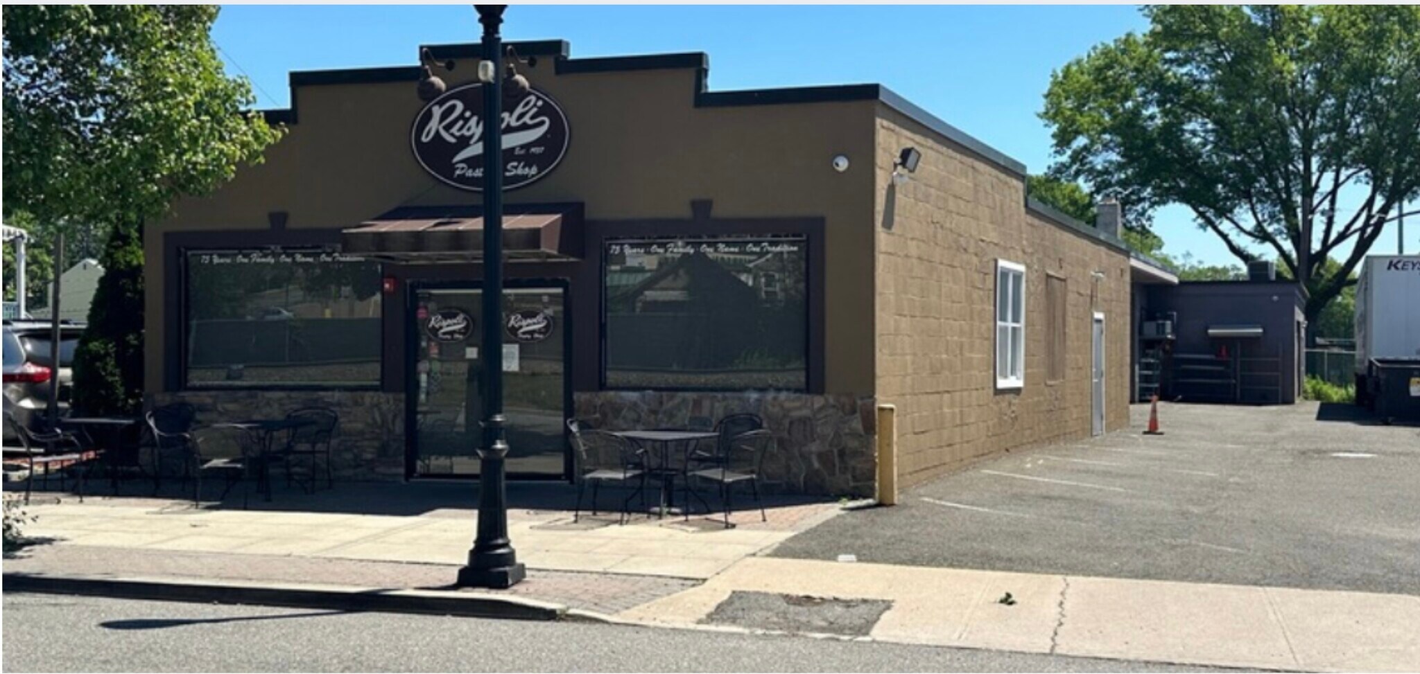 23 Emerson Plz, Emerson, NJ à vendre Photo du bâtiment- Image 1 de 6