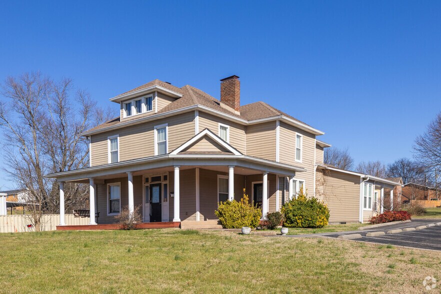 4610 Central Ave Pike, Knoxville, TN à louer - Photo principale - Image 1 de 14