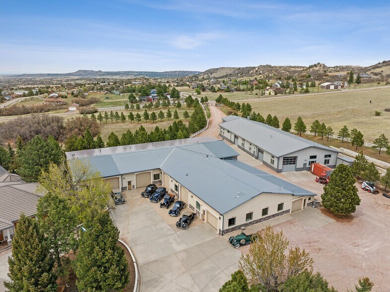 1751 W Wolfensberger Rd, Castle Rock, CO à vendre - Photo du bâtiment - Image 2 de 32