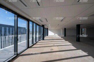Plus de détails pour 7 Rue Stephenson, Montigny-le-Bretonneux - Bureau à louer