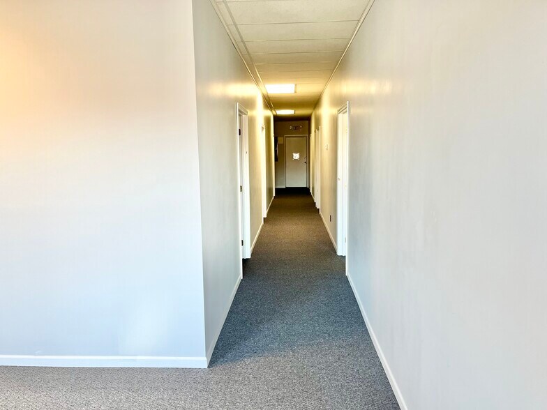 3115-3167 E Center Street Ext, Warsaw, IN à louer - Photo du bâtiment - Image 3 de 6