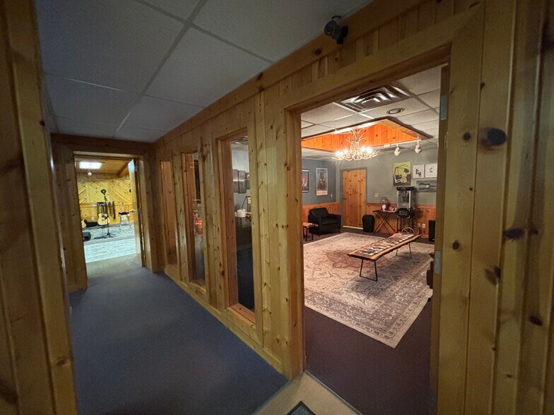 1213 N Us-127-br, Saint Johns, MI à vendre - Photo du bâtiment - Image 2 de 18