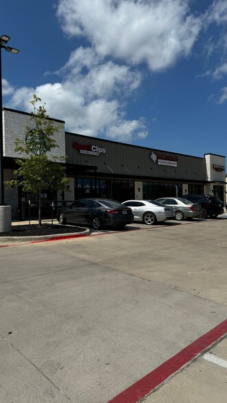 1010 E Tyler St, Athens, TX for lease - Building Photo - Image 2 of 5