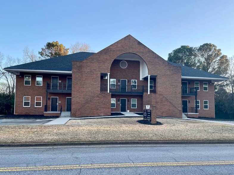615 Colonial Park Dr, Roswell, GA for lease - Building Photo - Image 2 of 47