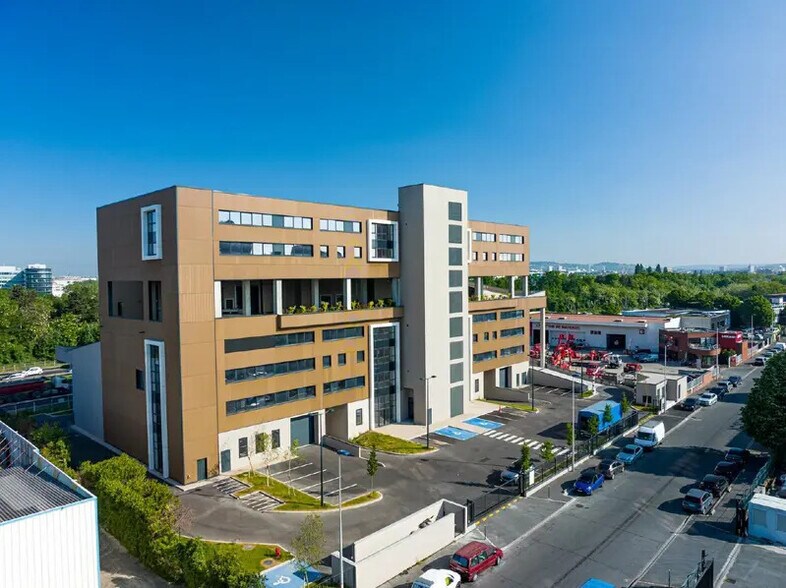 Flex dans Colombes à louer - Photo du bâtiment - Image 2 de 29