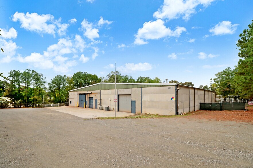 5832 Lease Ln, Raleigh, NC à louer - Photo du bâtiment - Image 2 de 21