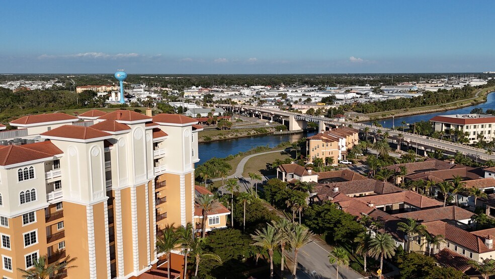 127 Tampa Ave E, Venice, FL à louer - Photo du bâtiment - Image 3 de 17