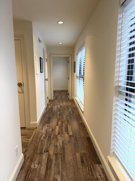 1 Pomperaug Office Park, Southbury, CT à vendre - Photo du bâtiment - Image 2 de 9