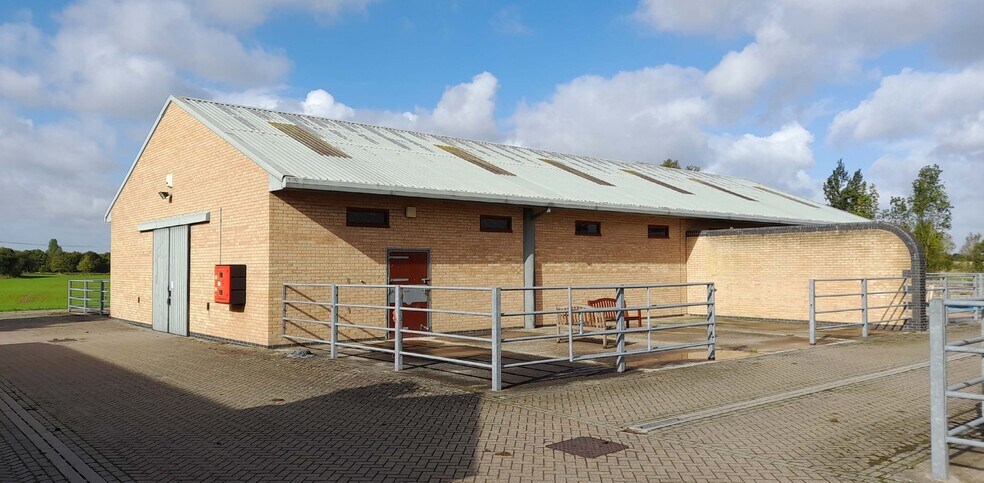 3 Shelford Rd, Duxford à louer - Photo du bâtiment - Image 1 de 3