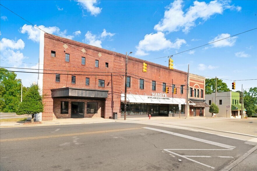 234 N Greene St, Snow Hill, NC à vendre - Photo du bâtiment - Image 2 de 41