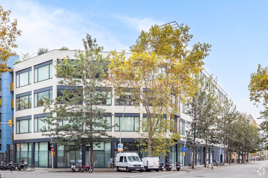 Carrer de Tànger, Barcelona, Barcelona for lease - Building Photo - Image 1 of 5