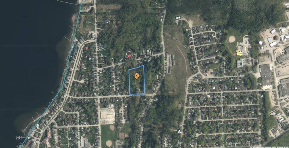 39 Yeo St, Penetanguishene, ON à vendre - Photo du bâtiment - Image 2 de 3