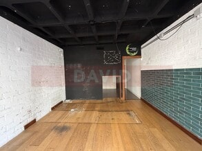 Retail in Barcelona, Barcelona for lease Interior Photo- Image 2 of 18