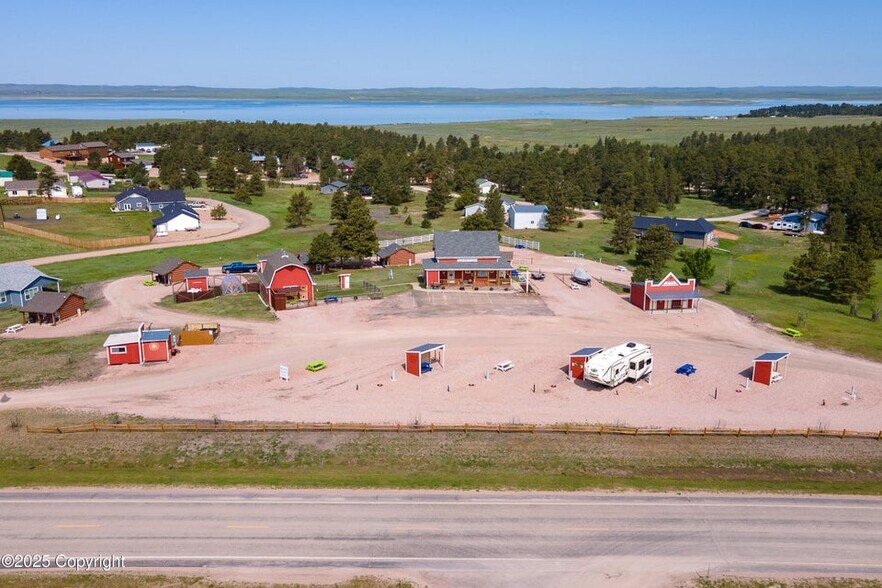115 Pine Haven Rd, Pine Haven, WY à vendre - Photo du bâtiment - Image 1 de 53