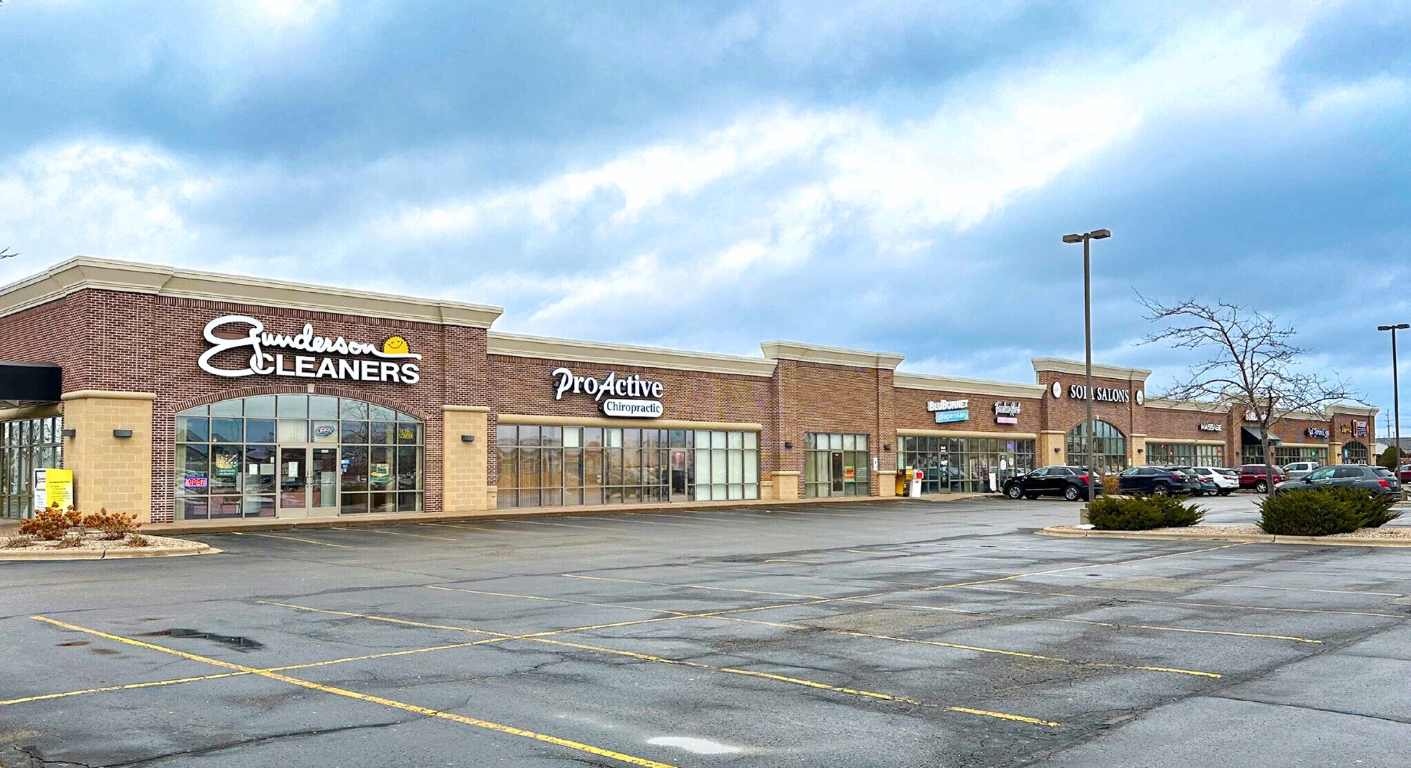 N162 Eisenhower Dr, Appleton, WI for lease Building Photo- Image 1 of 4