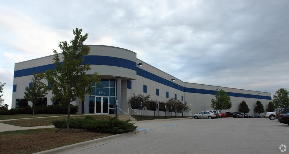 1740 Internationale Pky, Woodridge, IL for lease - Primary Photo - Image 1 of 2