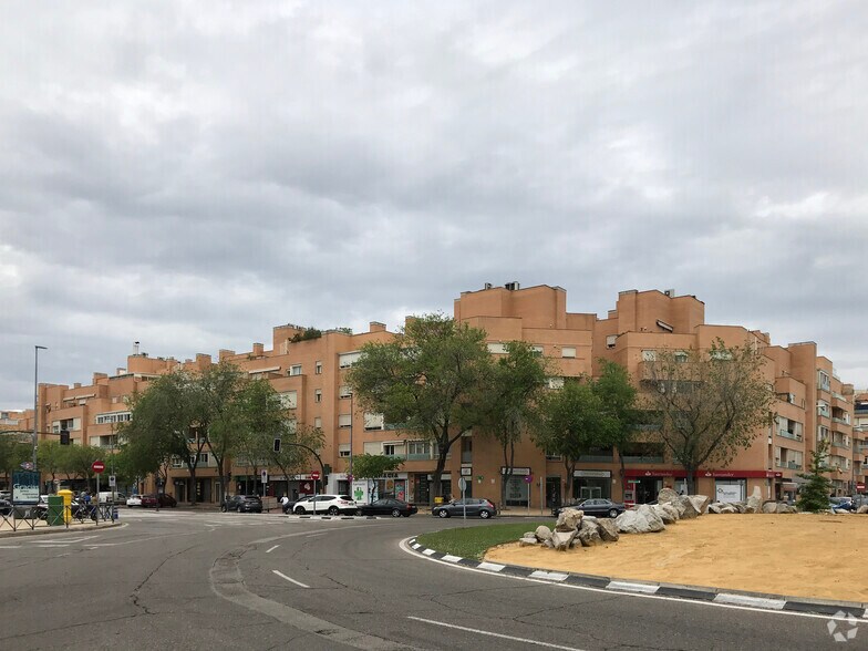 Commerce de détail dans Alcobendas, Madrid à louer - Photo du bâtiment - Image 2 de 2