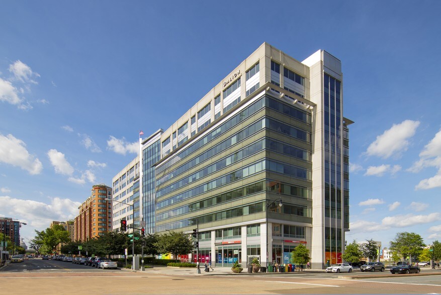 1100 New Jersey Ave SE, Washington, DC for lease - Building Photo - Image 2 of 14