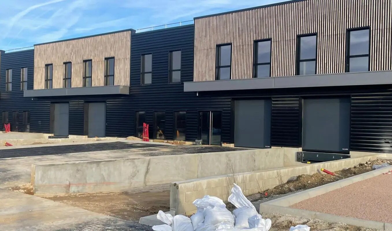 Industrial in Puiseux-en-France for lease Building Photo- Image 1 of 6