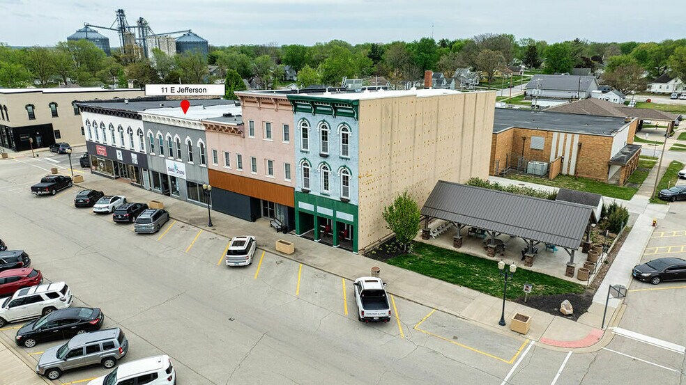 11 E Jefferson St, Sullivan, IL à vendre - Photo du bâtiment - Image 3 de 10
