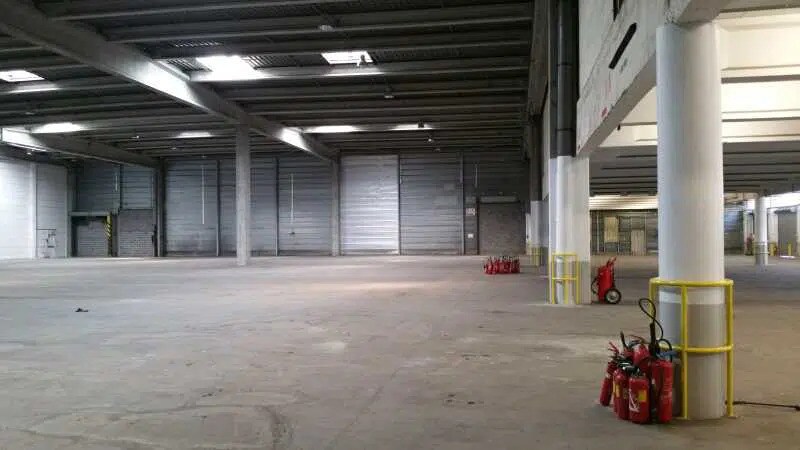 Industrial in Lesquin for lease - Building Photo - Image 1 of 2