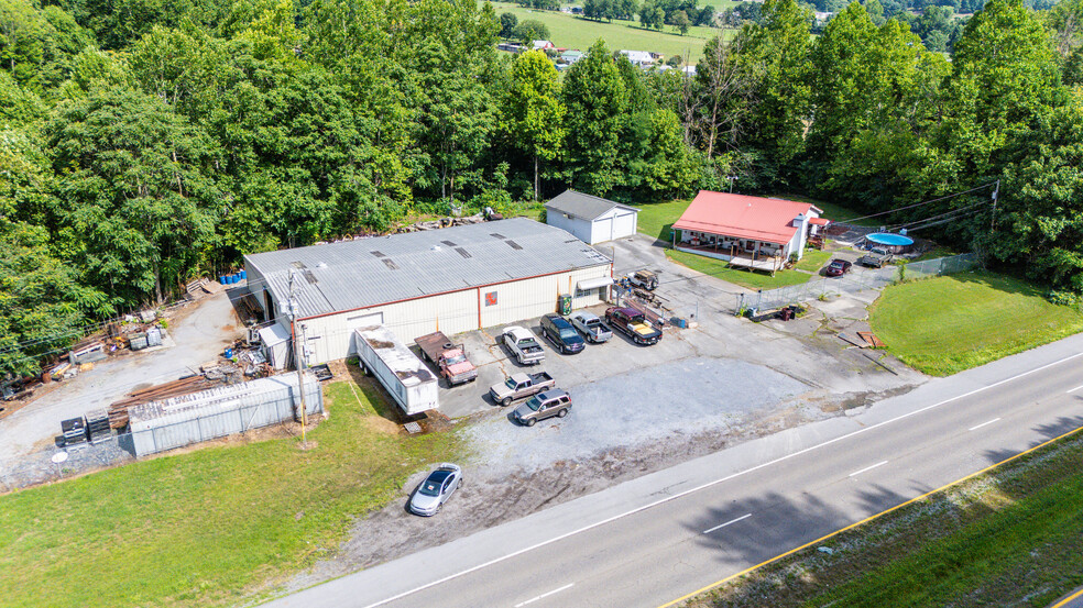 5560 Highway 19 E, Hampton, TN à vendre - Photo principale - Image 1 de 64