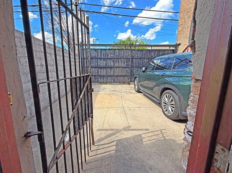 4044-4046 W North Ave, Chicago, IL à vendre - Photo du bâtiment - Image 2 de 14
