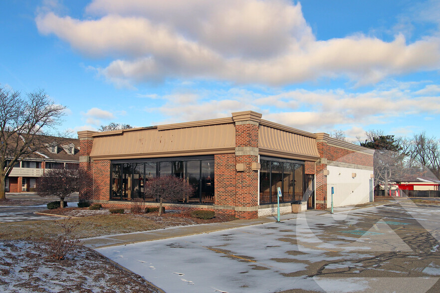 40450 Michigan Ave, Canton, MI for lease - Building Photo - Image 1 of 1