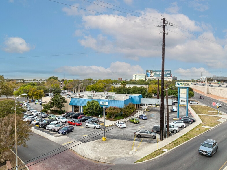 4306 NW Loop 410, San Antonio, TX for sale - Building Photo - Image 2 of 15