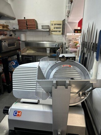 Plus de détails pour Commerce de détail à louer