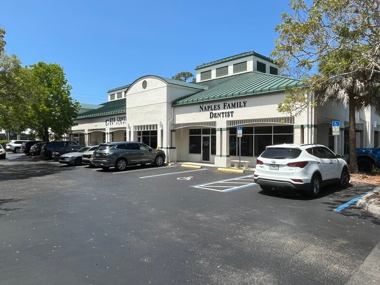 877 111th Ave N, Naples, FL for lease - Building Photo - Image 3 of 4